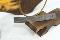 Rudos ir juodos medienos grūdų PVC kraštų juostos